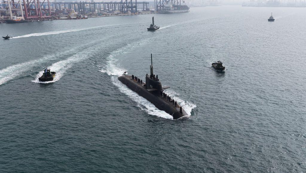 台船證實:國造無人船「海鯤號」首度潛入海中 各項數據達標 1 圖說 「海鯤軍艦」執行潛航前置海上測試