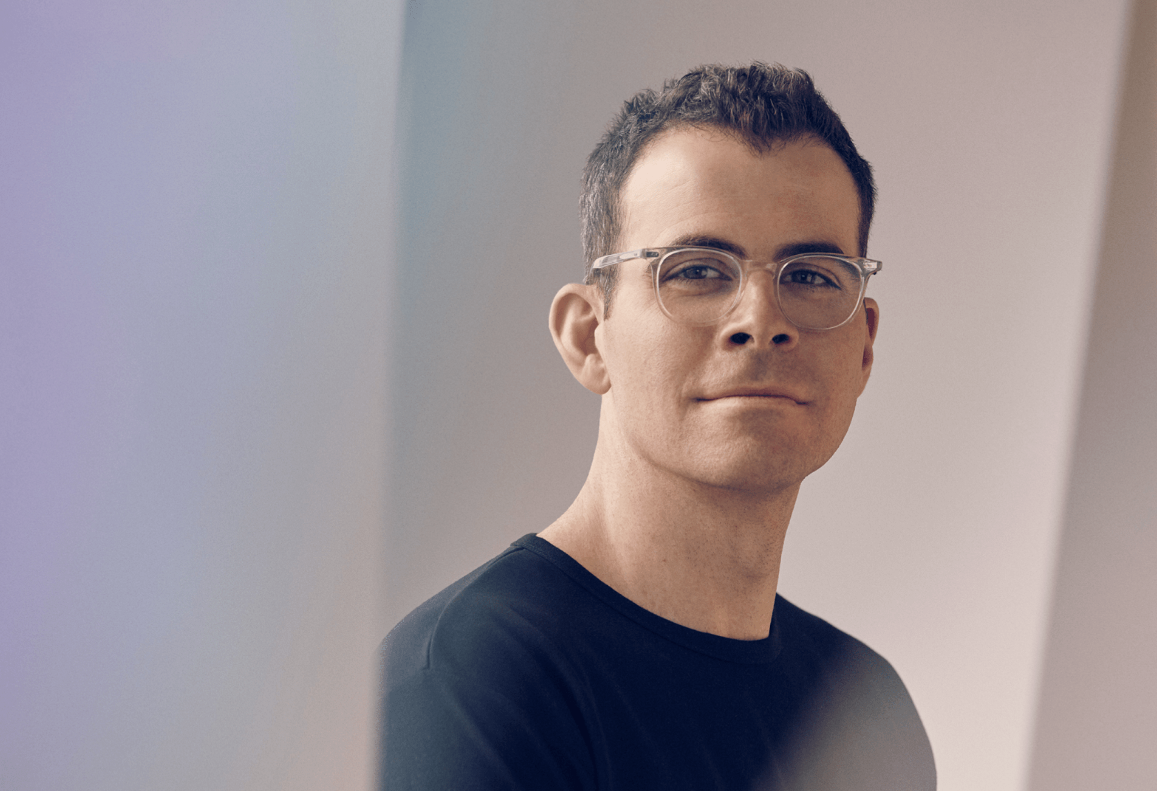 Instagram總監Adam Mosseri認為，與其不斷追逐並標記虛假影像，不如為「真實媒體」建立數位指紋。（圖／Meta提供）