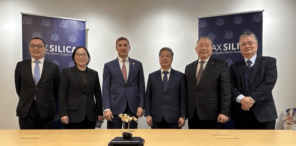 經濟部長龔明鑫與美國國務院次卿Jacob Helberg於27日完成第六屆「台美經濟繁榮夥伴對話 （EPPD）會議」。（圖／經濟部提供）