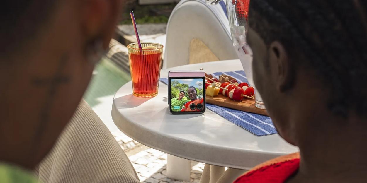 支援4500mAh 超長續航力電池，充電功能僅需 15 分鐘即可充飽電。（圖／取自motorola官網）