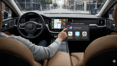 蘋果計畫在CarPlay中開放第三方語音AI應用程式，讓用戶在車內能使用更進階的語音助手功能。（圖／AI生成）