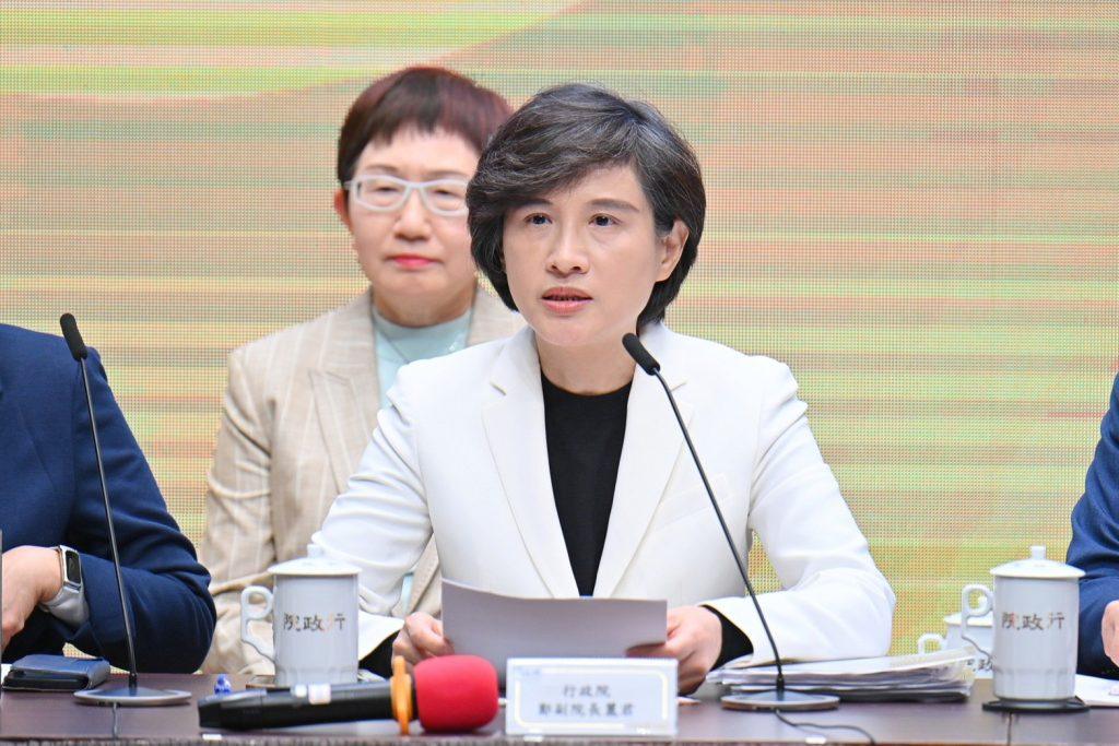 行政院副院長鄭麗君出席「關稅最新情勢說明記者會」。（圖／行政院提供）