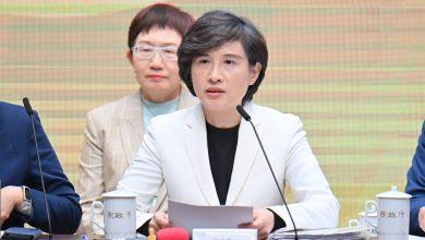 行政院副院長鄭麗君出席「關稅最新情勢說明記者會」。（圖／行政院提供）