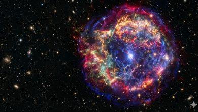 劇烈爆炸的超新星瞬間比整個銀河還亮。（圖／AI生成）