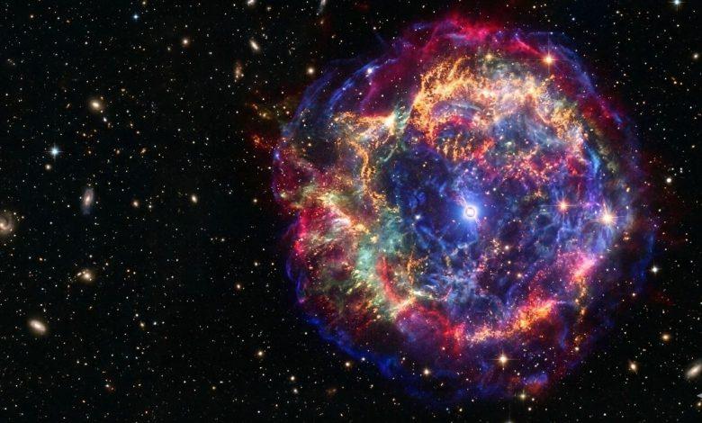 劇烈爆炸的超新星瞬間比整個銀河還亮。（圖／AI生成）