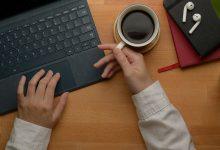 IEA建議，減少道路與航空運輸、可行時採取居家辦公，以及改用電力烹飪，都有助於降低衝擊。（圖／123RF）