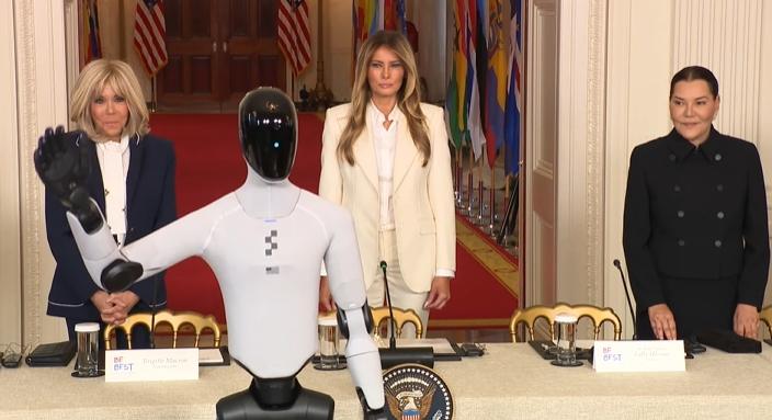 （圖／擷取自美國白宮官方YouTube）