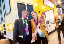 交通部觀光署特別打造「台灣觀光數位館」，以AI解籤技術推薦個人專屬五行「百Ways」遊程，搭配喔熊AI小幫手安排順遊路線，讓文化寓意轉化為實際可行的旅遊靈感。（圖／觀光署提供）