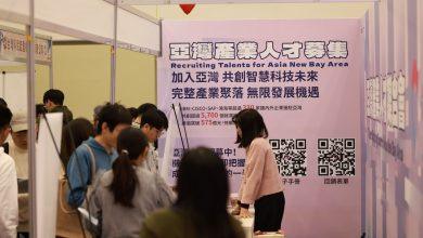 經發局於去(2025)年參與高雄科技大學就業博覽會，成功協助企業延攬多位優秀新血。（圖／高雄市政府提供）