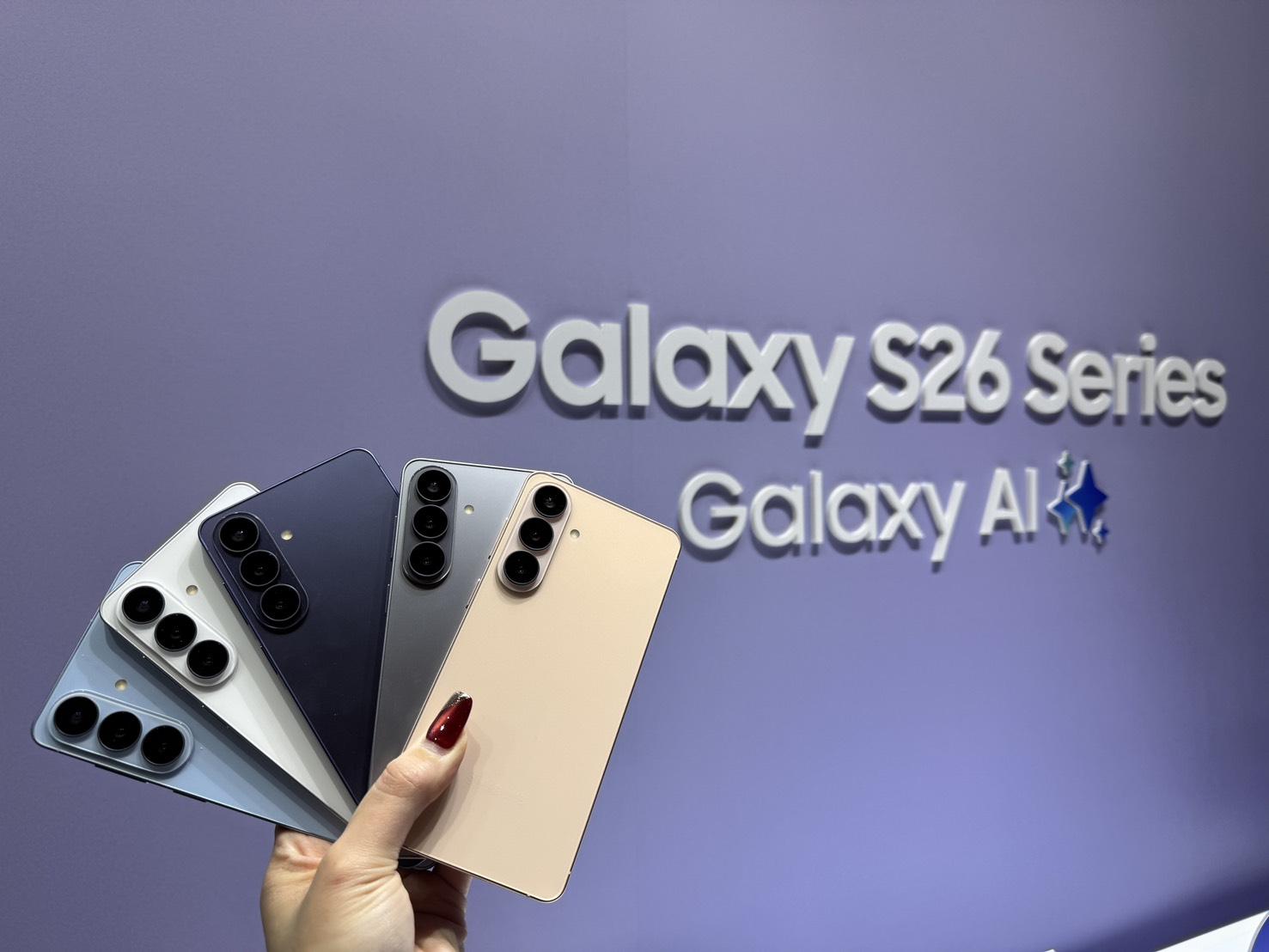 今年Galaxy S26旗艦系列上市，台灣三星目標銷售量較前代雙位數成長；此外，預估三款機型中，具備多項軟硬體升級的Galaxy S26 Ultra能在預購初期佔比80%。（圖／記者 孟圓琦攝）