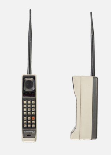 摩托羅拉（Motorola）DynaTAC 8000X可以說是人類史上第一支手機。（圖／截取自mobilephonemuseum）
