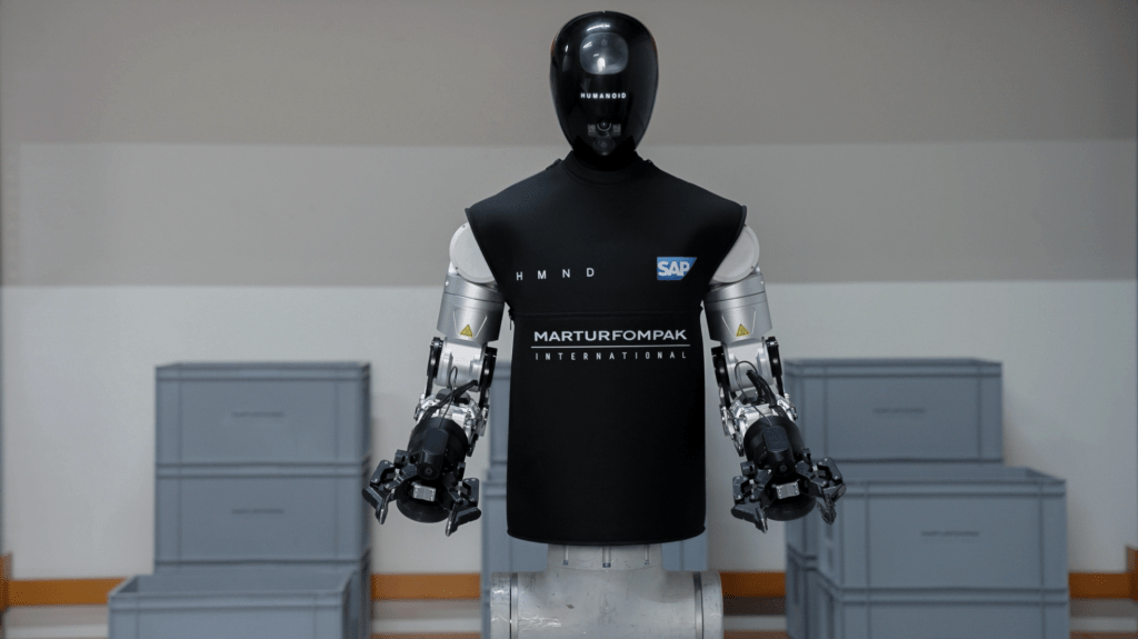 英國機器人新創公司Humanoid與軟體巨頭SAP合作的計畫，代號為「HMND 01 Alpha Wheeled」的機器人具備處理汽車製造物流與倉庫作業的能力。（圖／Humanoid提供）