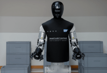 英國機器人新創公司Humanoid與軟體巨頭SAP合作的計畫，代號為「HMND 01 Alpha Wheeled」的機器人具備處理汽車製造物流與倉庫作業的能力。（圖／Humanoid提供）