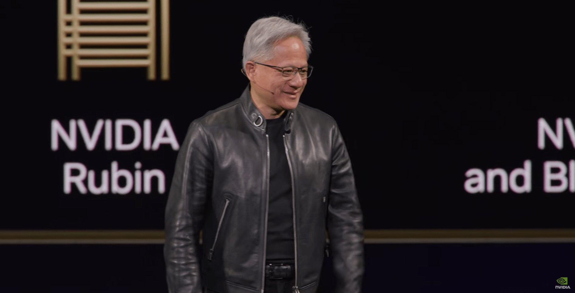 黃仁勳在GTC大會上的主題演講,分享人工智慧、人工智慧工廠和物理人工智慧如何驅動下一代智慧系統。(圖/擷取自輝達GTC官方直播)