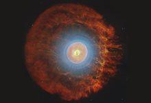 一張影像展示了行星狀星雲 Tc 1，由JWST的中紅外儀器（MIRI）觀測而成。此影像結合了九種濾鏡，涵蓋從 5.6 到 25.5 微米的波長範圍，遠超出人類肉眼可見的範圍。藍色調代表在較短中紅外波長下的高溫氣體；紅色調則描繪在較長波長下的較冷物質。（圖／NASA / ESA / CSA / Western University, J. Cami）