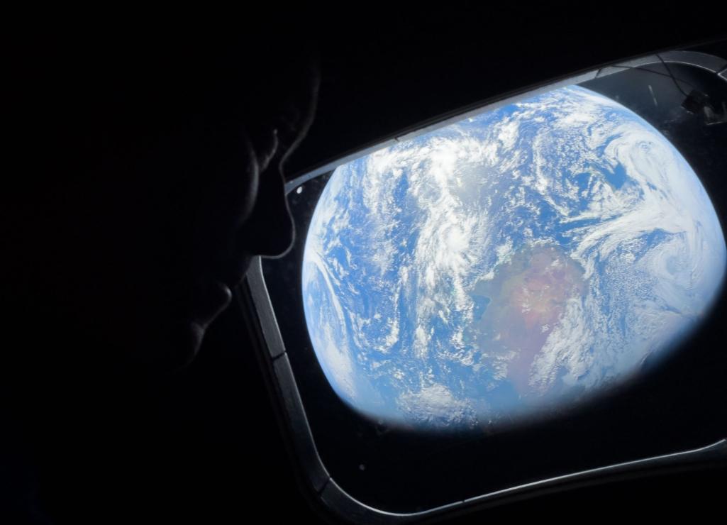 精選 2 你看過獵戶座太空船上的 iPhone嗎?阿爾忒彌斯二號任務的太空人,發回首批用來 iPhone 17 Pro Max 照片。(圖/取自NASA官方X)