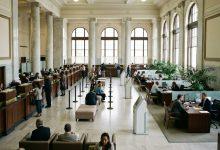 銀行（圖／AI生成）