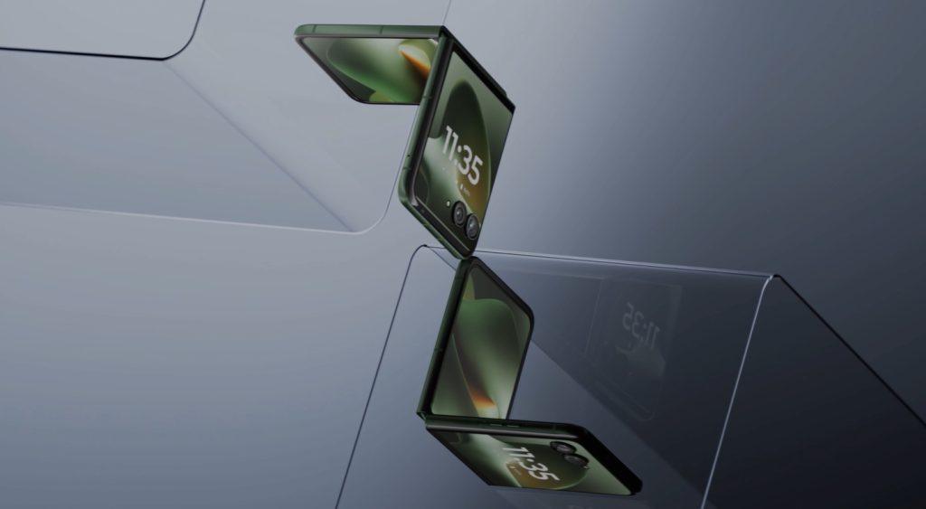 透過4.0英吋的大尺寸外接顯示屏，可以運行完整的應用程式、回覆訊息、查看更新並保持聯繫。（圖／取自Motorola官網）