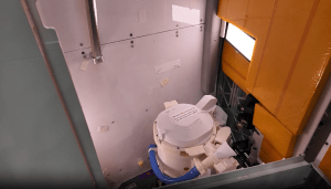 獵戶座太空船的太空廁所。（圖／CSA）