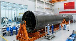 中國展示一個直徑約5公尺級的複合材料結構模組，應用方向為未來新一代運載火箭研發。（圖／AI生成）