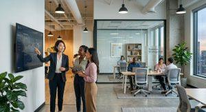 高達九成女性表示願意轉向AI相關職位，顯示人工智慧（AI）產業潛在人才來源遠比預期更為龐大。（圖／AI生成）