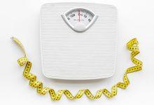 研究結果顯示，若搭配較早晚餐與早餐，延長夜間禁食時間可能有助維持健康體重。（圖／123RF）