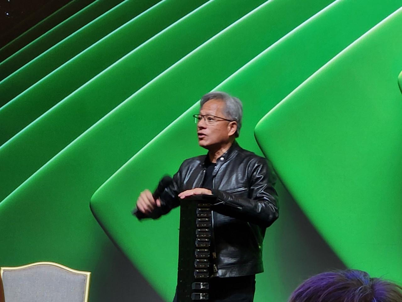 NVIDIA 成為首批提交「全面」MLPerf Inference v6.0 基準測試的公司之一，其效能相對於「所有競爭對手」的總和而言最高。（資料圖／記者 孟圓琦攝）