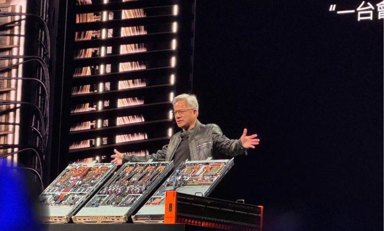 黃仁勳指出：「人工智慧是一個五層蛋糕的概念，其最底層是能源，當能源充足時，晶片的需求自然就迎刃而解了。」（資料圖／記者 孟圓琦攝）