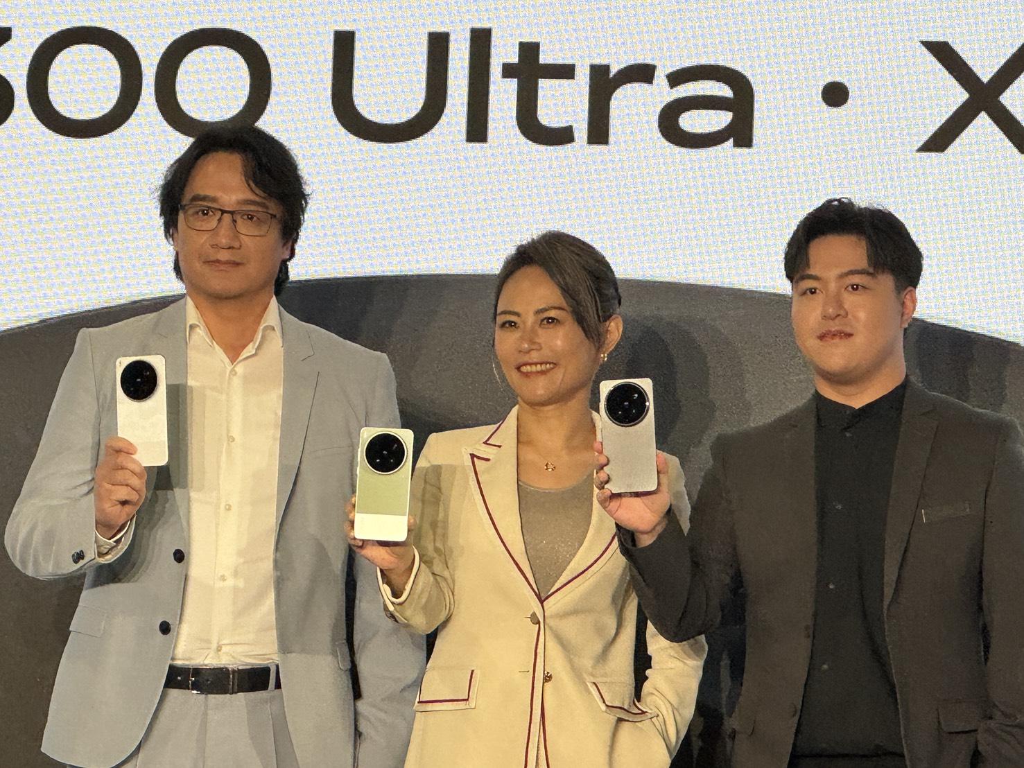 X300 Ultra推出曠野綠、雪峰白、火山黑三款配色，期盼透過誠意十足的預購方案，邀請V粉親身感受前所未有的創作自由。（圖／記者 孟圓琦攝）