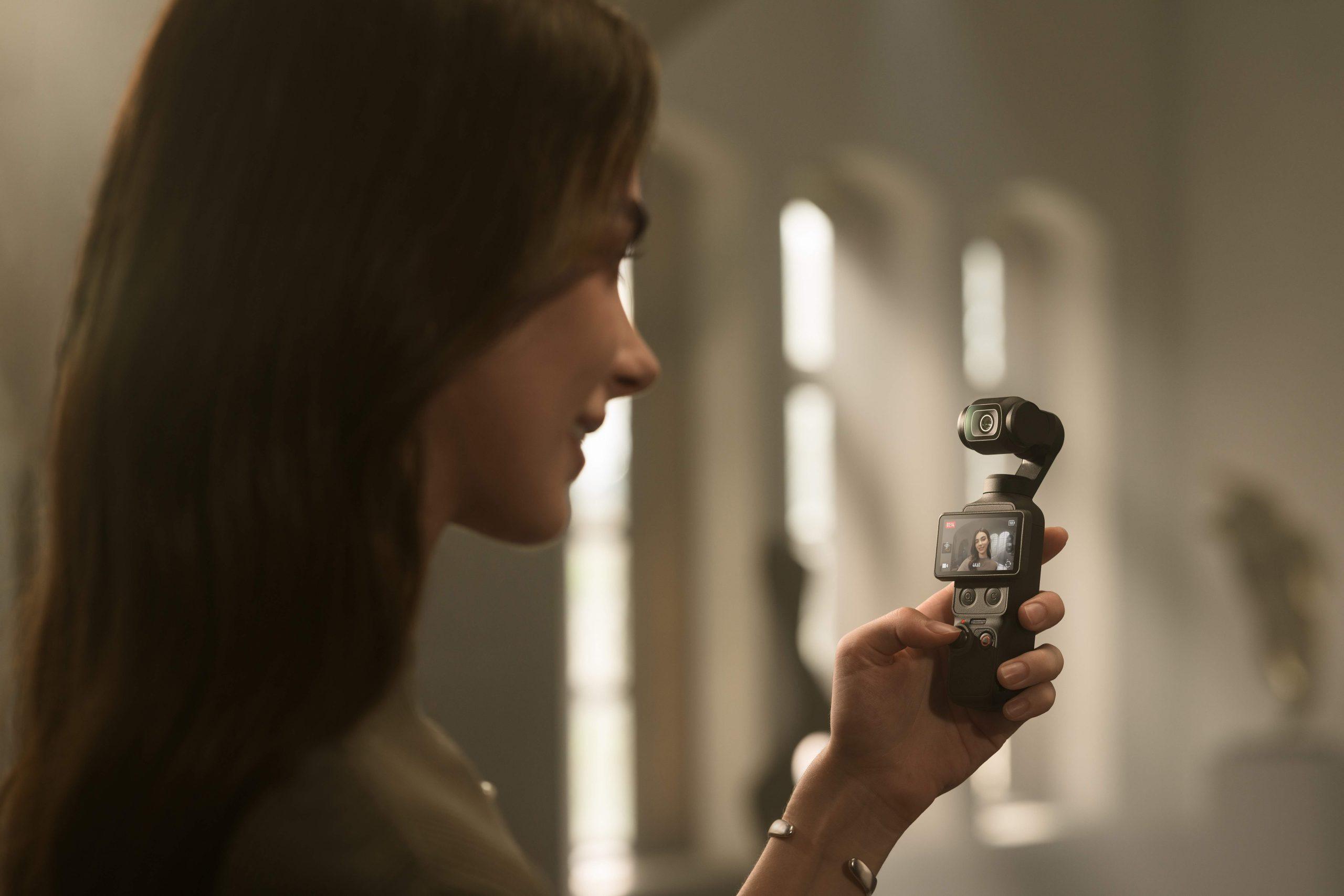  DJI Osmo Pocket 4 作為「第二台影像設備」，開機即拍、隨手即穩。（圖／聯強提供）