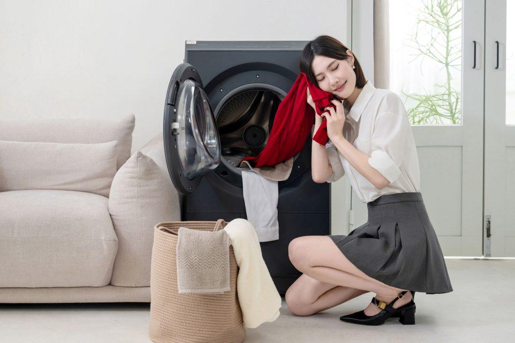 日立推出15KG熱泵洗脫烘滾筒洗衣機BD-SZ150KJ，主打一機完成洗、脫、烘全方位體驗。（圖／日立提供）