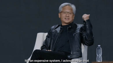 在CadenceLIVE 活動上，黃仁勳與Cadence執行長OfficialADevgan共同探討，關於NVIDIA 與 Cadence 的合作如何協助打造全球成本最低的詞元(Token)。（圖／擷取自@NVIDIAAI X）