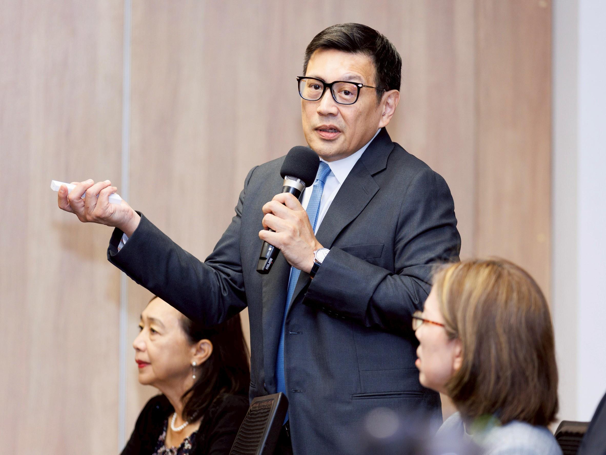 4 淡江金鷹校友、SEMI全球行銷長暨台灣區總裁曹世綸帶來產業第一線觀點