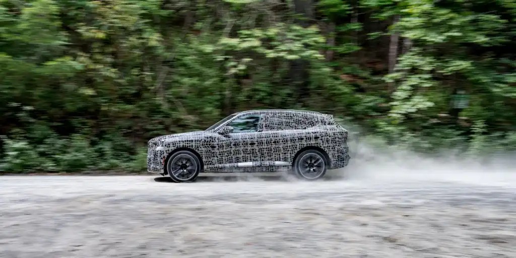 BMW首款純電iX5即將登場 搭144kWh超大電池續航有望破805公里 1 BMW iX5 battery range