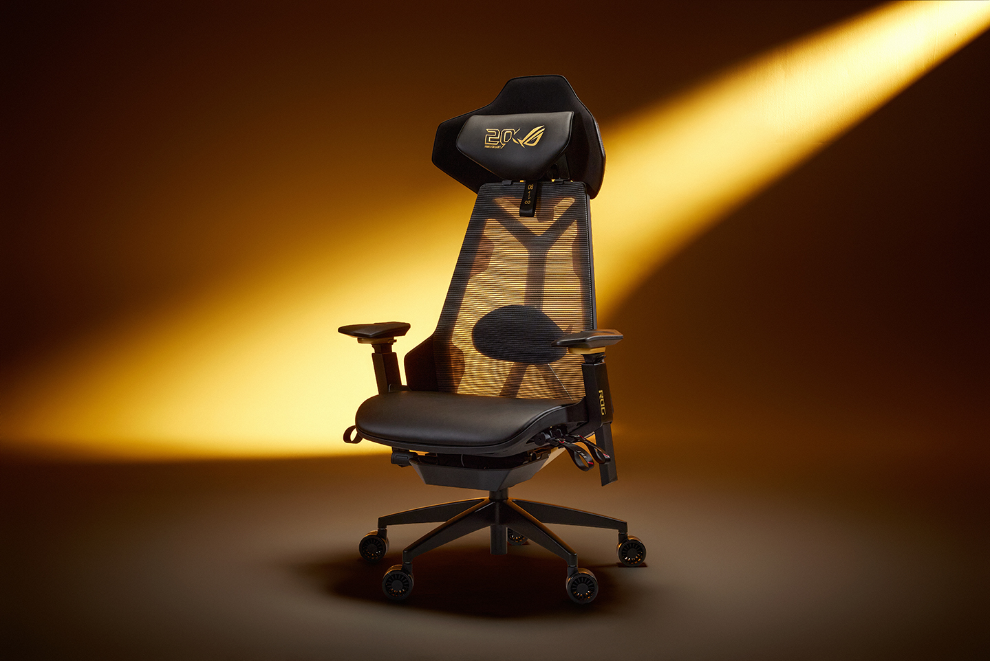ROG Destrier Edition 20 電競椅。（圖／ROG提供）