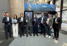 Newegg攜手Carota科絡達、Sensory AI展示Sensory AI ROBOT Cafe，從點單、製作到交付，都可以自動完成。 （圖／記者彭夢竺攝影）