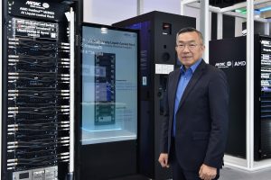 神雲科技總經理黃承德於COMPUTEX 2026分享神雲科技多元化-AI-解決方案與生態系整合成果。（圖／神雲科技提供）