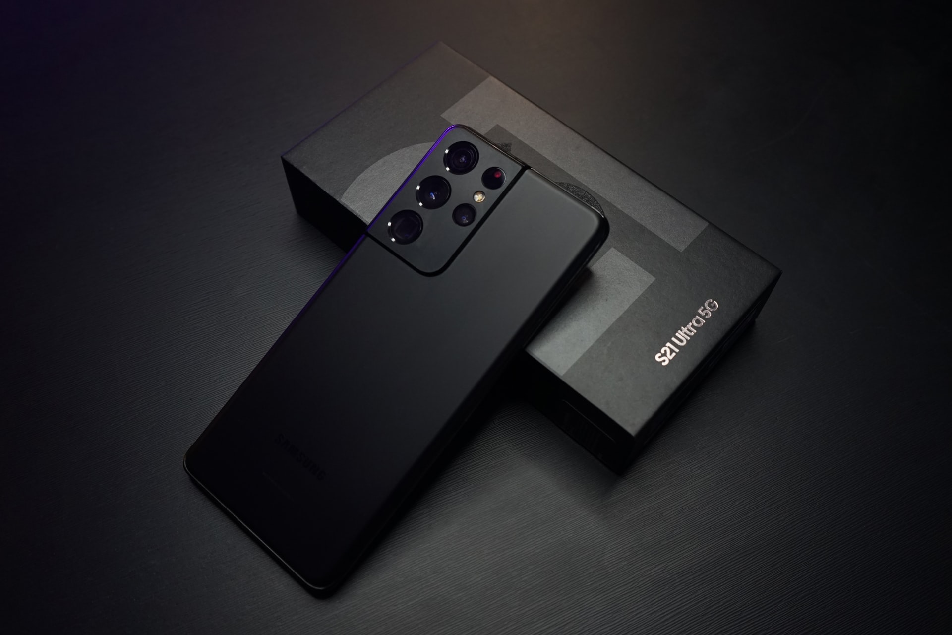 五年旗艦逆襲！三星 Galaxy S21 Ultra 回收價暴漲兩倍。（圖／傑昇通信提供）
