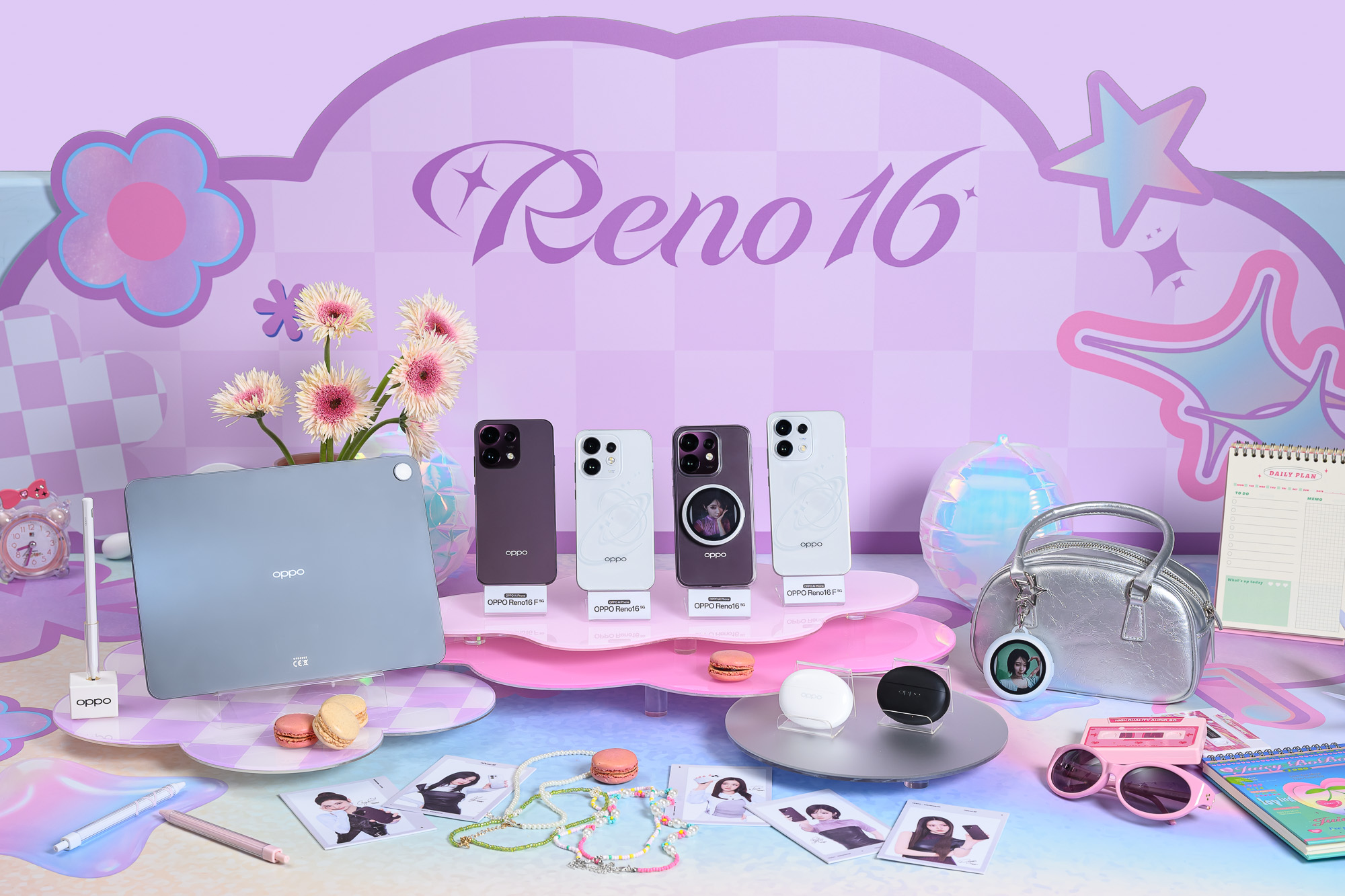 OPPO Reno16 大勢登台!攜手 BABYMONSTER 搶攻 Z 世代 1 Reno16系列上市同步推出 OPPO Pad 5 柔光版以及 OPPO Enco Air5 系列主動式降噪耳機。(圖/OPPO提供)