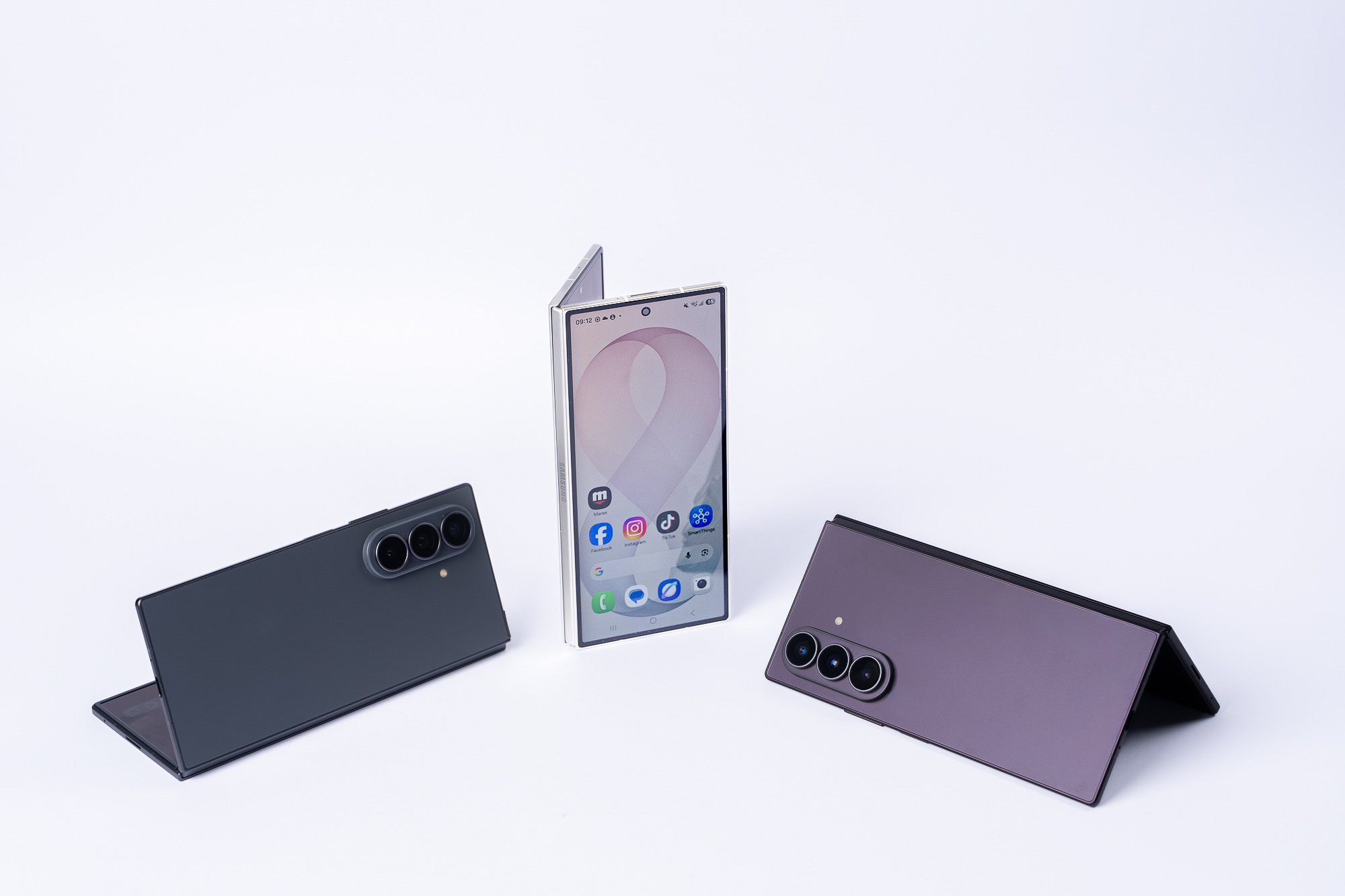 三星頂規摺疊機大車拼:Galaxy Z Fold 8雙機該怎麼選、2分鐘差異全解析 4 Galaxy Z Fold8 Ultra。(圖/三星提供)