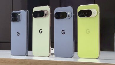 圖為 Google Pixel 10。據傳標準版 Pixel 11 將配備 6.3 吋 1080 x 2424 螢幕、4,985mAh 電池、256GB 儲存空間和 12GB 內存，售價 899 美元。（示意圖／記者 孟圓琦攝）