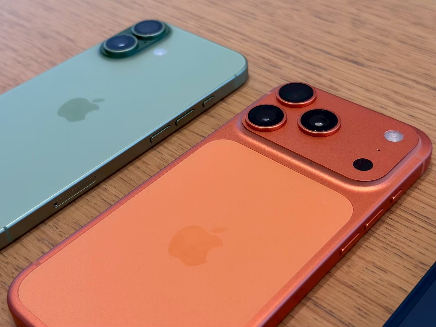 晶片訂單遭砍!高通 CEO 坦言 iPhone 零件占比低於預期 1 高通發布季度財報並預測本季利潤將低於預期後,該公司執行長告訴路透社,供應限制將導致其來自蘋果產品的營收下降速度快於預期。(資料圖/記者 孟圓琦攝)
