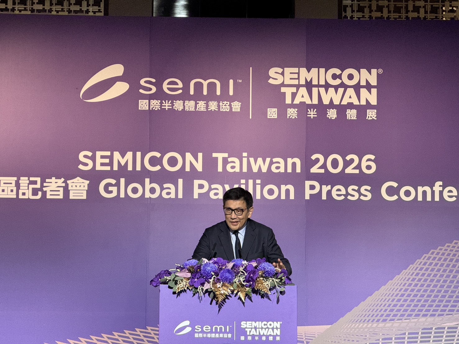 AI推升半導體產值提前破兆美元 曹世綸:全球十年將增130座晶圓廠 1 S 21536788