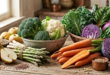膳食纖維除了有助預防便祕，更有助降低低密度脂蛋白膽固醇（LDL，又稱壞膽固醇）、穩定血糖、增加飽足感，並降低心血管疾病及大腸直腸癌等疾病風險。（圖／AI生成）
