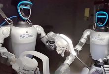加州大學聖地牙哥分校與UC聖地牙哥雅各布工程學院合作設計的人形機器人，使用原本為人類醫師設計的手持式外科工具，完成兩項概念驗證手術。（圖／Jacobs School of Engineering）