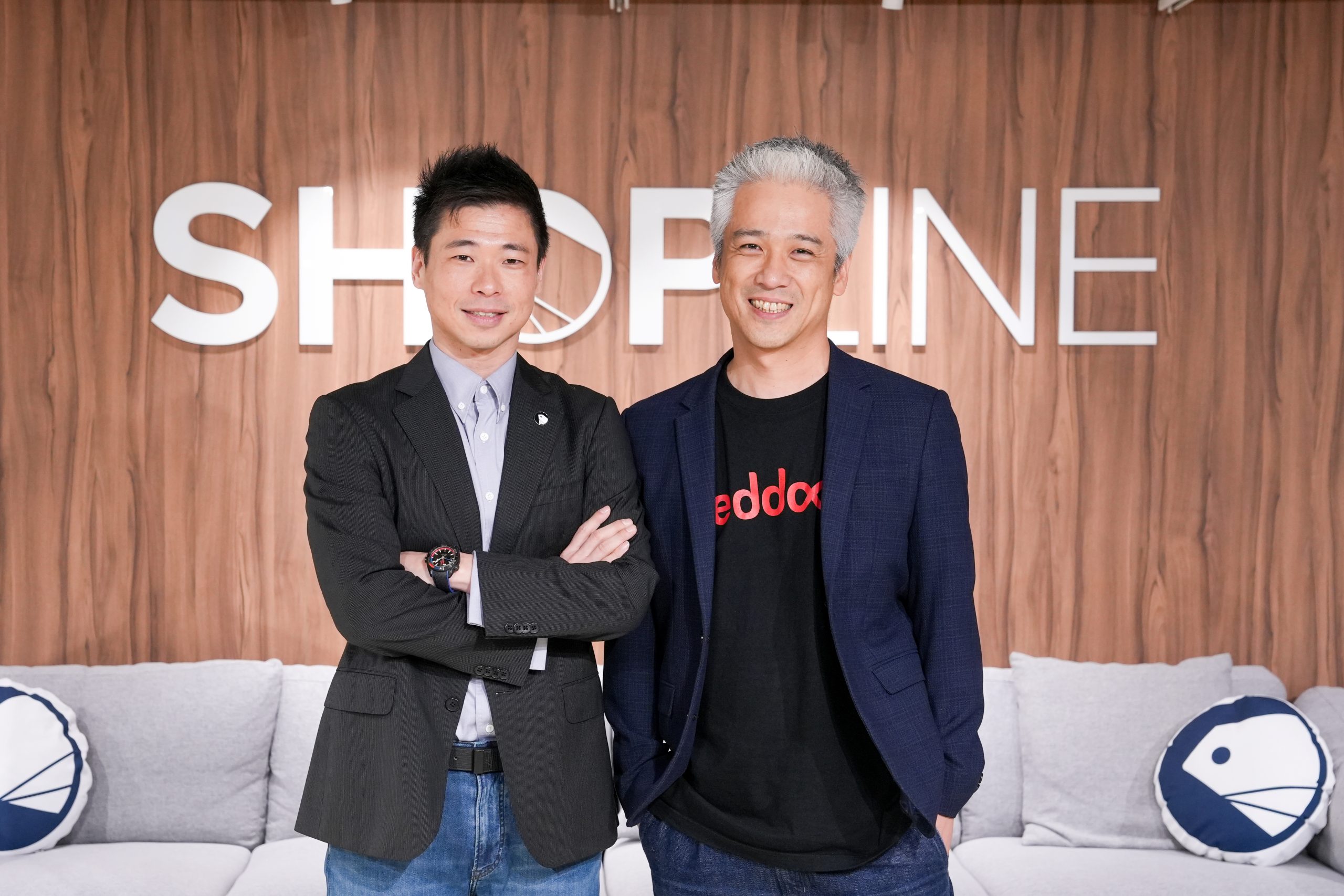SHOPLINE台灣總經理葉力維（左）與Justar 數聚國際創辦人張元溢（右）攜手推出全新「全域零售廣告媒體」服務。（圖／SHOPLINE提供）