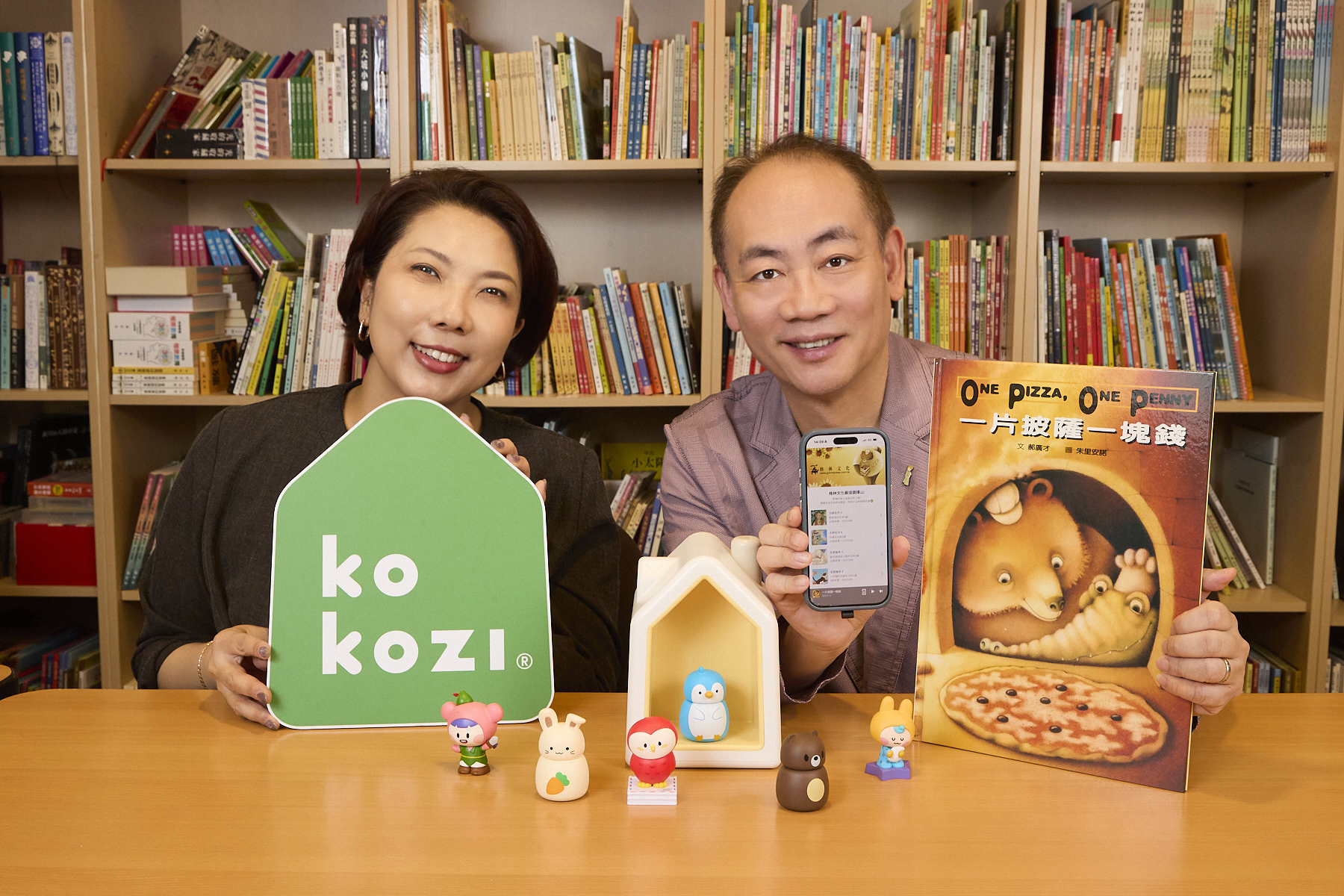 kokozi 創辦人暨執行長朴芝姬（左）與格林文化發行人郝廣才（右）於台北會面，象徵雙方持續深化合作，共同推動優質華語內容透過聲音科技觸及更多家庭。（圖／kokozi提供）
