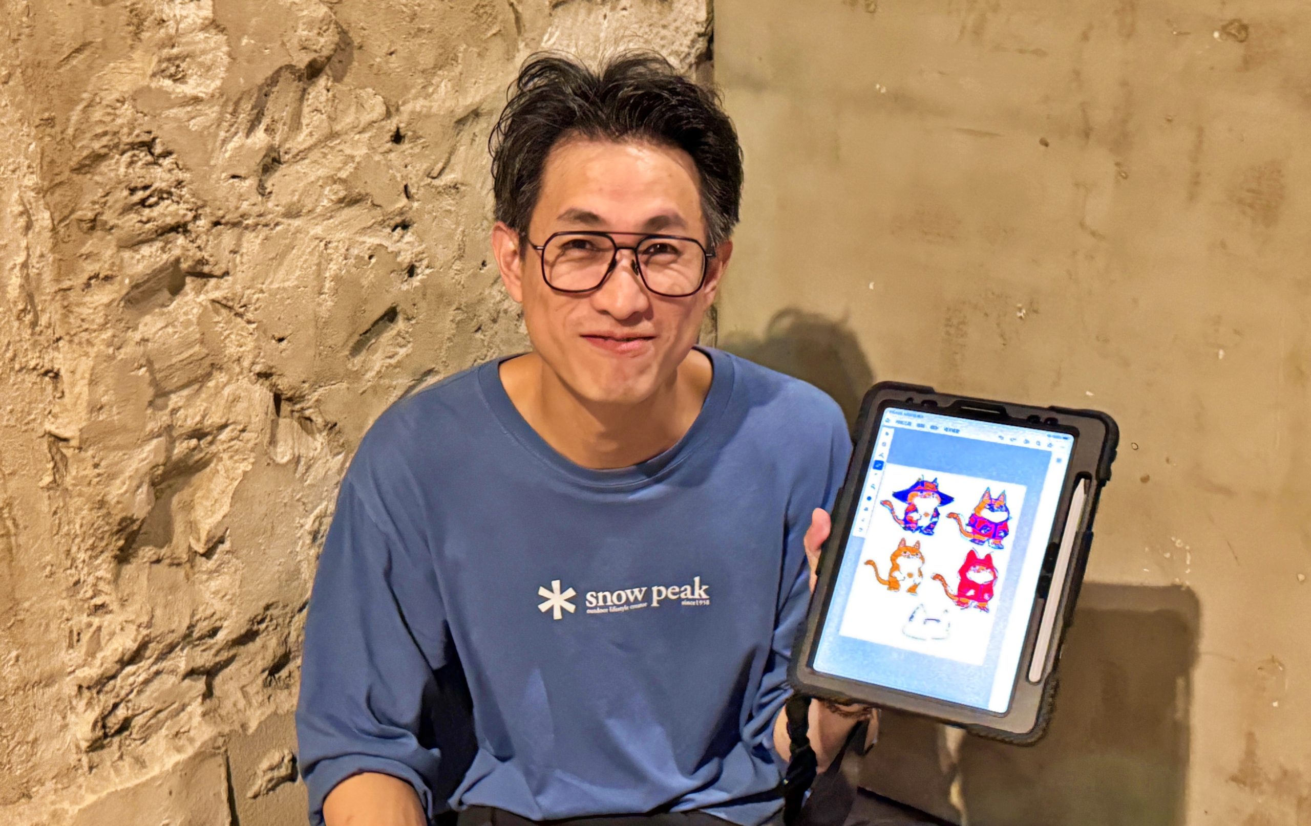 數位文創注入公益!原創橘貓IP「李有財」首波LINE貼圖 淨收益30%助流浪動物 2 JUN CHIU表示,在角色設計過程中,團隊保留了橘貓真實的個性特徵,希望讓每一張貼圖都能呈現自然、真實且具有情緒共鳴的表現方式。(圖/台灣原創IP「李有財」發起人提供)