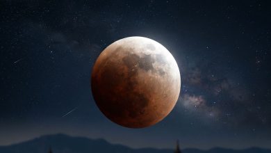 96%月面進入地球本影!8/28「近乎全食」月偏食登場 8 28日將迎來2026年第二場月食,也是今年唯一一場月偏食。(圖/AI生成)