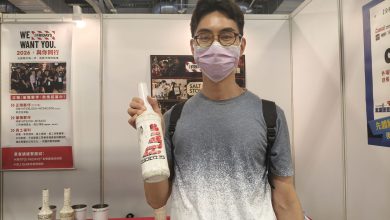 上班族擔心AI取代工作 「AI產業鏈就業博覽會」148企業搶人才 3 參加就業博覽會的朱先生分享,到就業博覽會想了解各產業狀況,因為最近AI很夯,也會參加講座了解更多AI趨勢。(圖/記者許若茵攝)